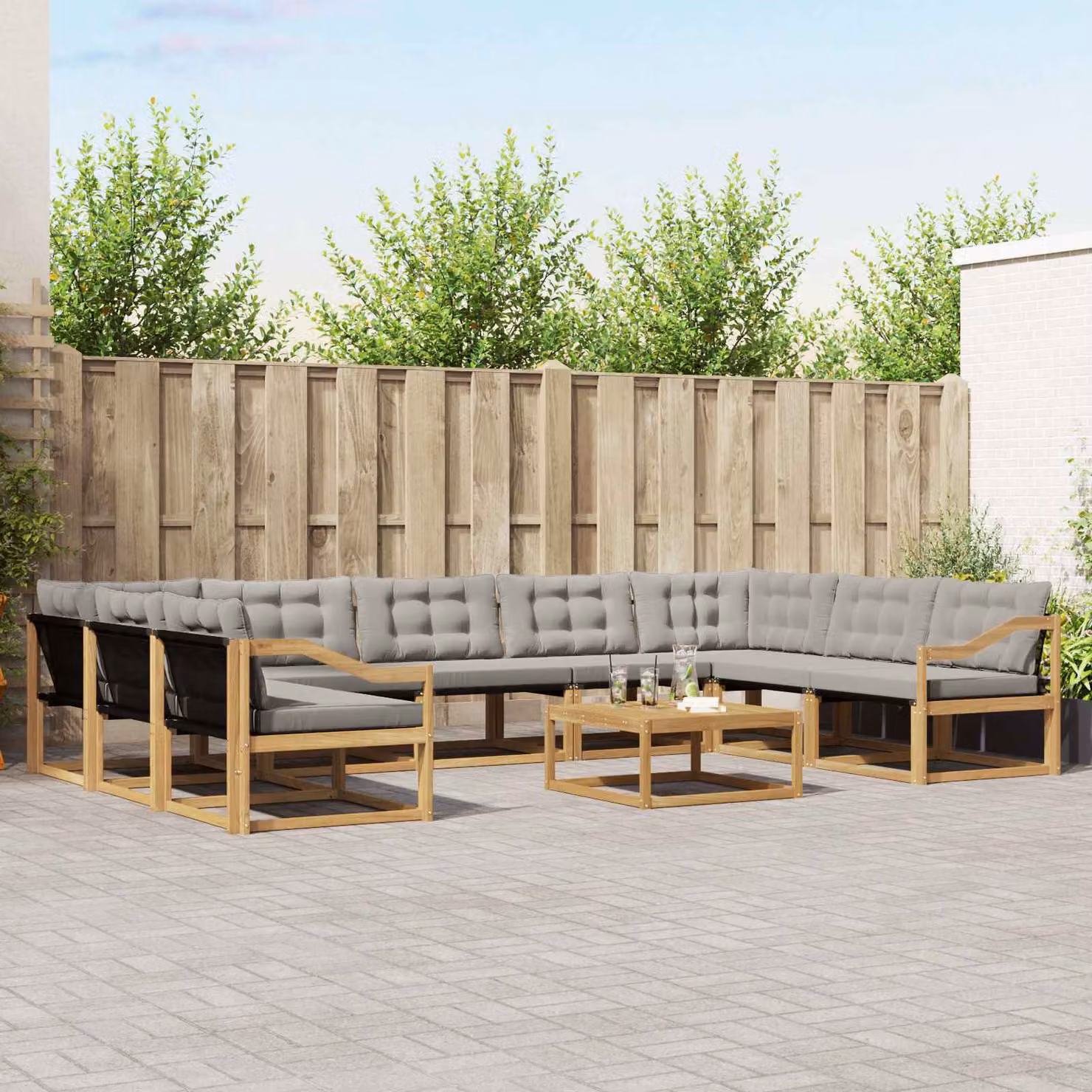 vidaXL Set di divani da esterno a forma di U composto da 10 pezzi in legno di acacia con cuscini, bianco e grigio