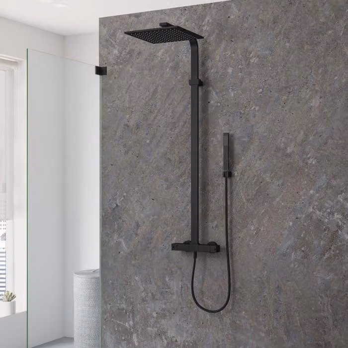 Sistema doccia a parete Kronenbach, con termostato, design squadrato