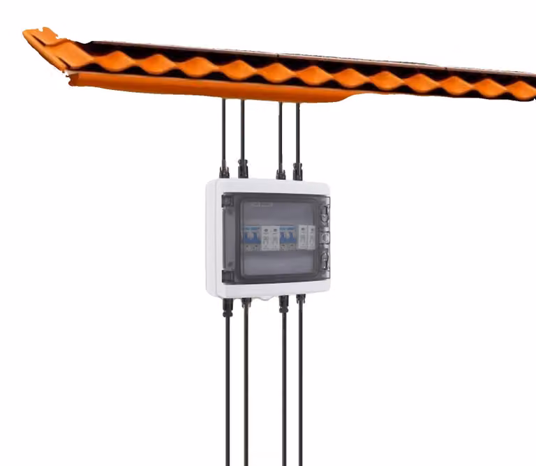 Scatola di combinazione solare, corrente massima di uscita: 25 ampere, materiale ABS e PC resistente, funzione di disconnessione manuale, protezione da sovraccarico, protezione da sovratensione