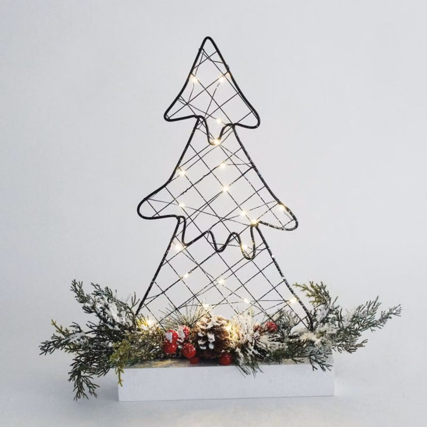 ACA Albero di Natale illuminato da tavolo, 30 mini LED, luce bianca calda, alimentato a batterie (3xAA), grado di protezione IP20, 25x5x40 cm, X09301101