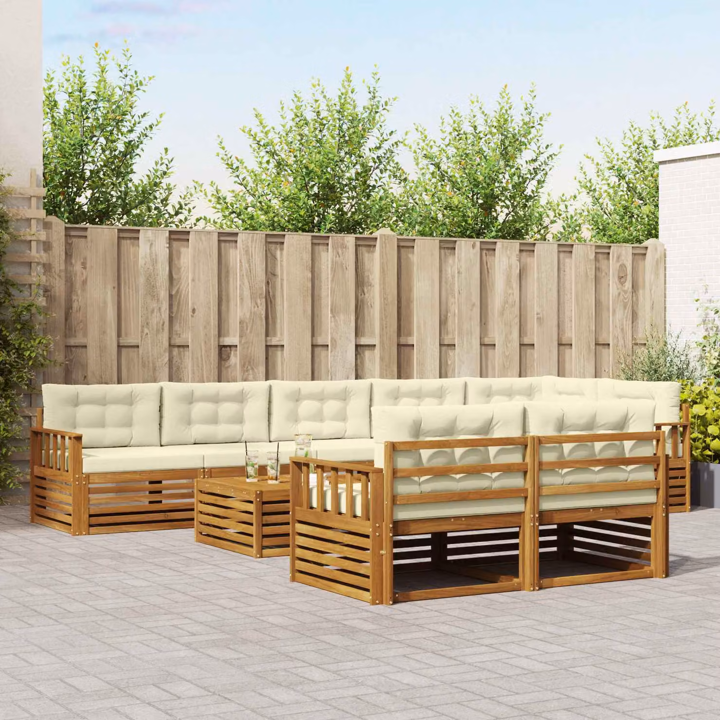 Set di divani da esterno vidaXL a forma di U composto da 9 pezzi con tavolino da caffè, in legno di acacia e tessuto beige e bianco