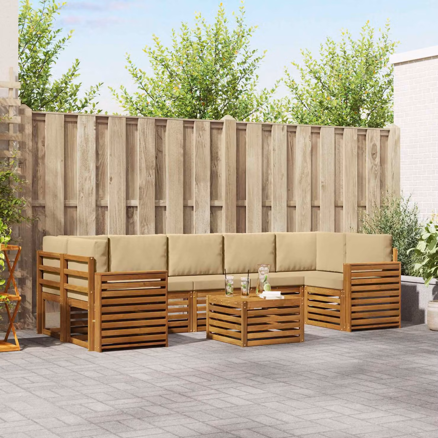 Set di divani da esterno vidaXL a forma di U in legno di acacia con cuscini beige e tavolino da giardino