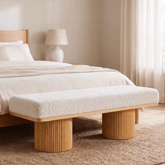 Panca in legno massello 122 cm, seduta imbottita bouclé color crema, design moderno con bordi curvi. Per camera, soggiorno, ingresso. Facile da montare