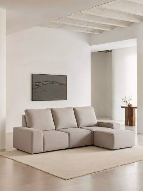 Divano modulare Loft da 3,5 posti con pouf Kenay Home colore perla