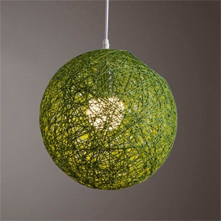 Lampada a sospensione in rattan, realizzata a mano, diametro 15 cm, adatta per ambienti esterni