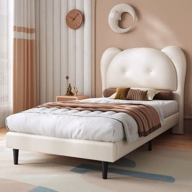 Letto singolo Mivray per bambini con testiera a forma di animale, rivestimento in ecopelle beige, telaio in metallo e rete a doghe, L/P/H: 90 x 200 x 108,5 cm