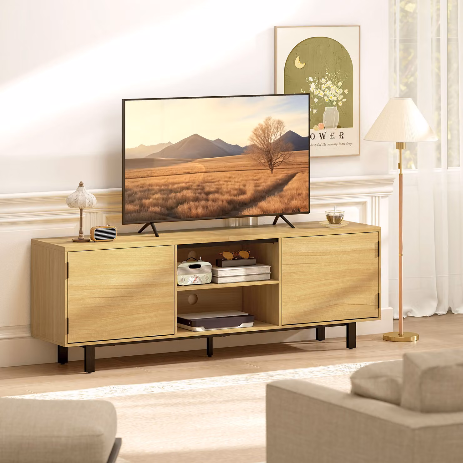 Mobile TV HOMCOM in legno naturale con 2 ante ad apertura a pressione e 2 ripiani, per televisori fino a 165,1 cm, L: 160 cm, P: 35 cm, H: 55,5 cm – 2