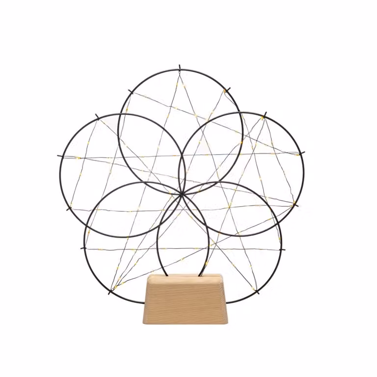 Konstsmide - Lampadario a LED in metallo "5 piccoli anelli", con base in legno, nero, avvolto da un filo nero, con dimmer, 100 diodi color ambra, trasformatore interno da 4,5 V, 2 W, cavo nero - 1784-787