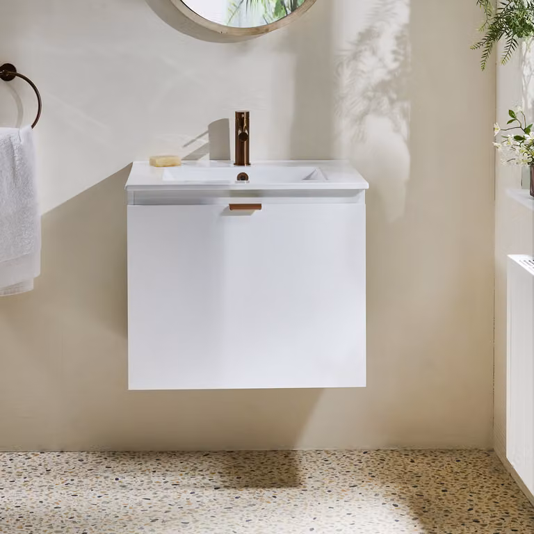 Mobile Bagno Bianco Sospeso da 600mm con Lavabo e Maniglia con Impugnatura a Dito in Rame Satinato - Cluo