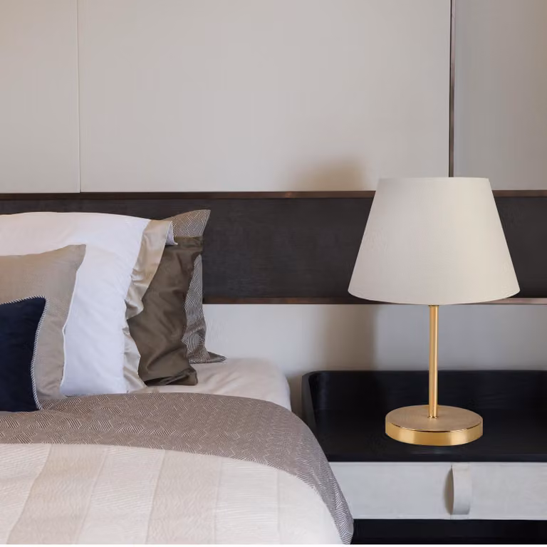 Opviq, lampada da tavolo di alta qualità color crema, altezza 37 cm, diametro 22 cm, gambe in metallo, attacco E27, max. 40 W, IP20 | Design elegante per hotel e abitazioni moderne.