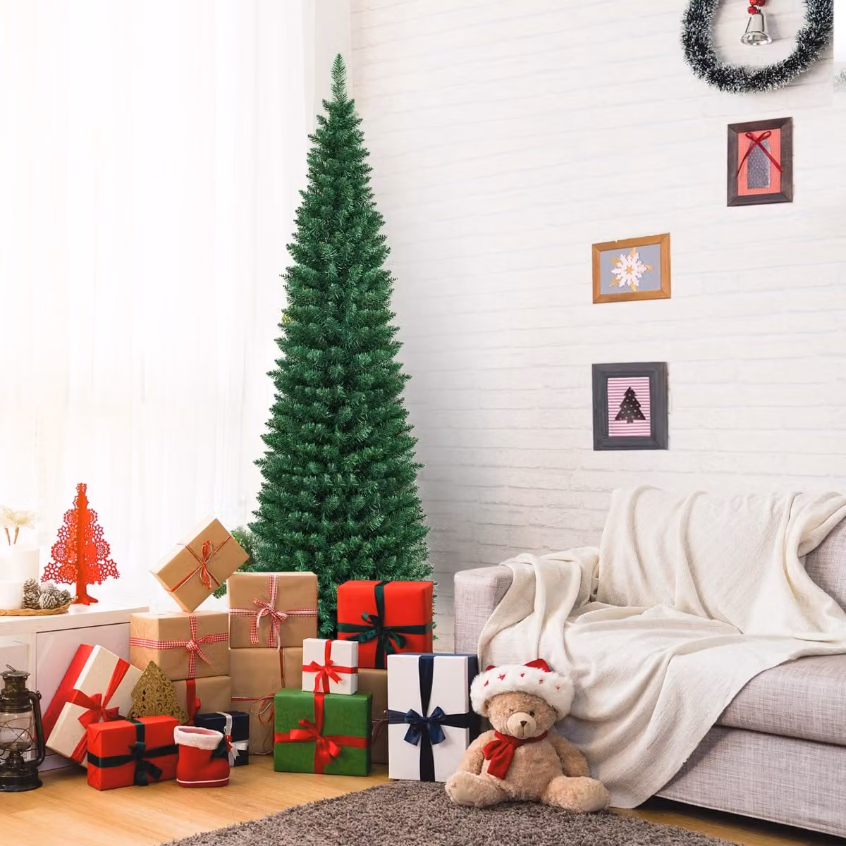 Costway Albero di Natale 210cm con 700 rami e aghi in PVC di alta qualità, Albero artificiale con base di metallo robusto