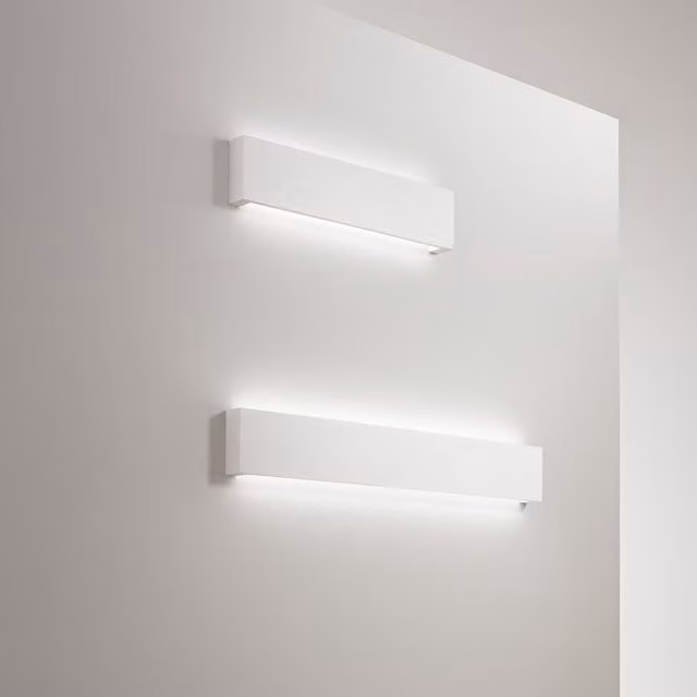 Applique da parete Perenz in metallo e ceramica bianca con luce LED warm white per soggiorno, corridoio o camera da letto