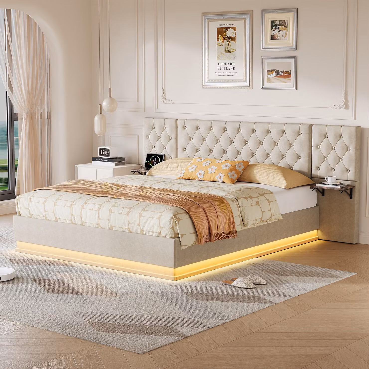 Letto imbottito 140x200 cm con spazio contenitore a sollevamento idraulico, illuminazione LED, 2 comodini laterali, superficie di ricarica wireless da 15W, connettori USB e Type-C, rete a doghe, colore beige, senza materasso