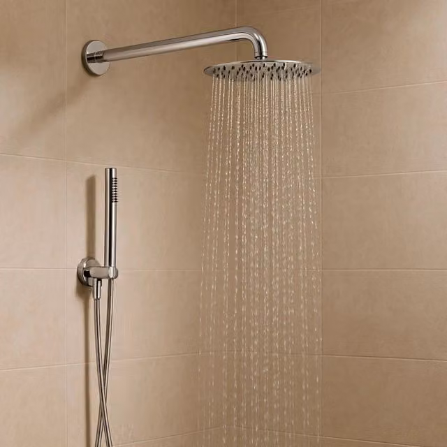Set per doccia Ogomondo con soffione tondo e doccetta in acciaio inox color argento con finitura spazzolata, diametro 25 cm