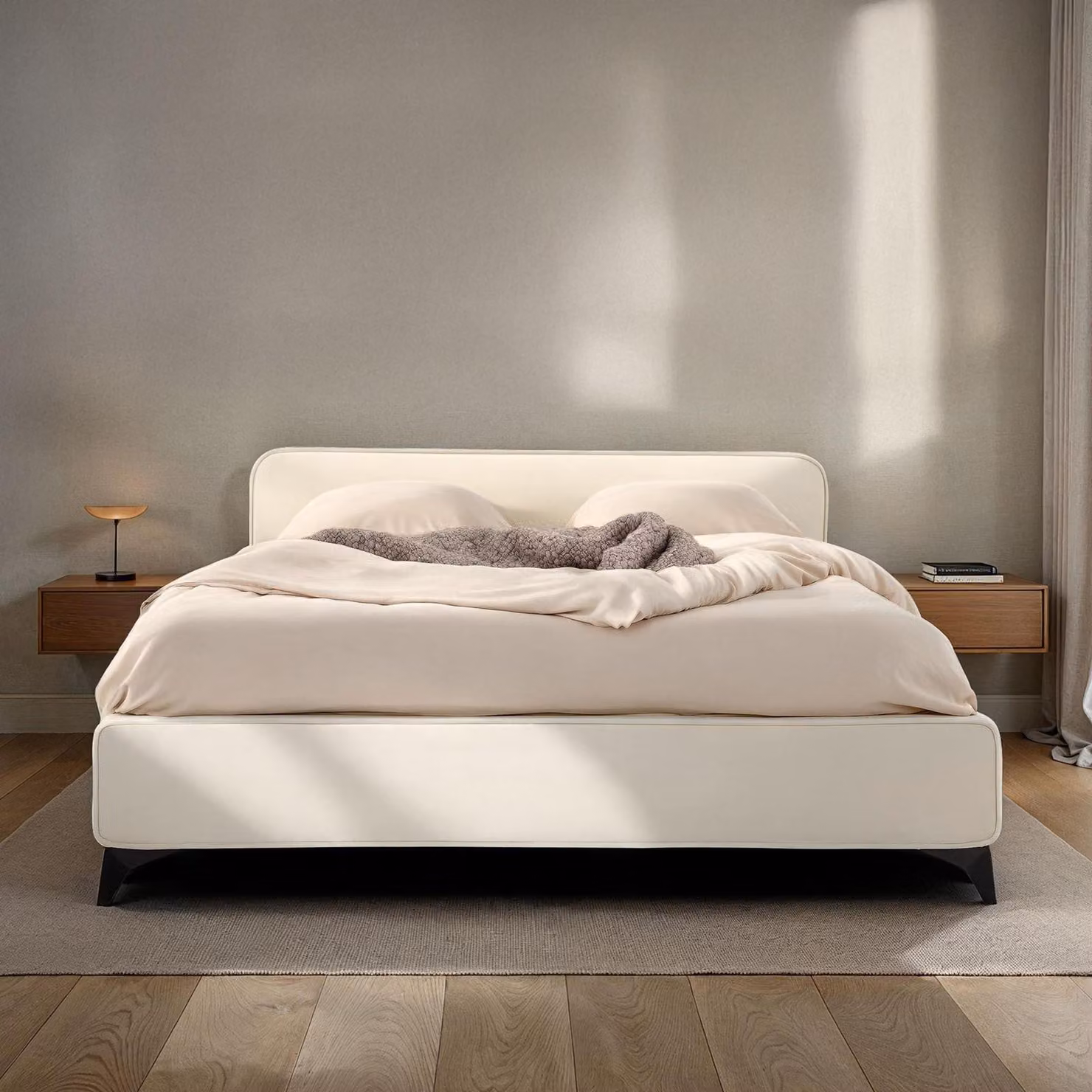 Letto imbottito LAVORO, letto singolo 140x200, bianco crema - Letto con rete a doghe e rivestimento in velluto, struttura con testiera imbottita, design moderno, robusto telaio in legno e gambe in metallo