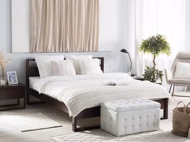 Letto matrimoniale Beliani in legno di pino marrone con doghe fisse L/P/H: 140 x 200 x 86 cm