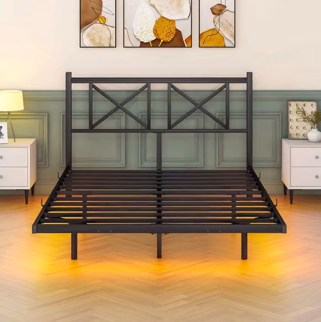 Letto matrimoniale 140x200 cm in metallo con illuminazione LED e stazione di ricarica integrata, struttura sospesa con testiera e design moderno