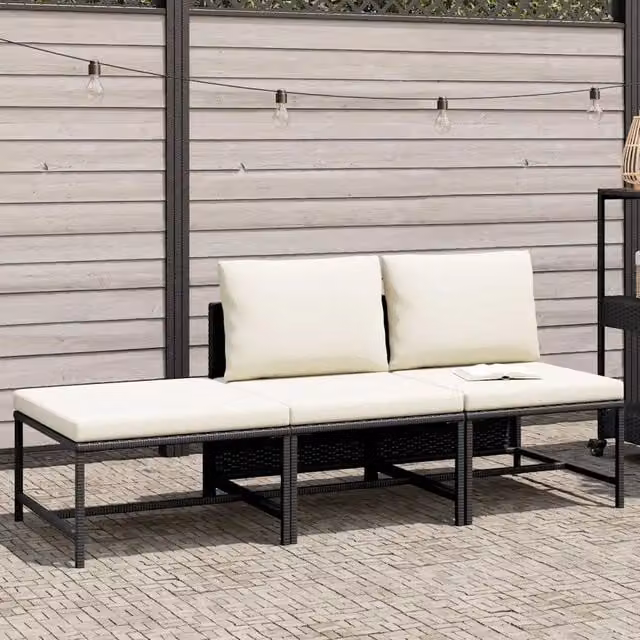 Set Salotto da Giardino Moderno DESIGN IN composto da Divano a 3 Posti e Ottoman con Cuscini in Polyrattan e Struttura in Acciaio Nero e Bianco
