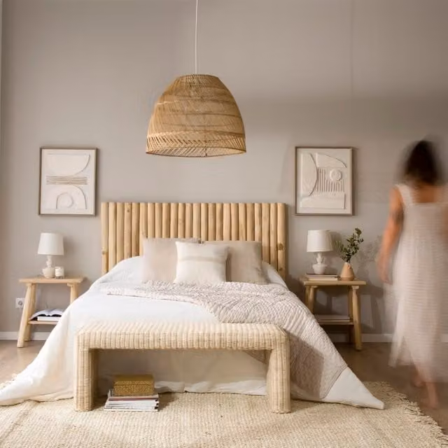 Set da camera da letto Nusa di Banak composto da testiera e 2 comodini in legno di teak color beige