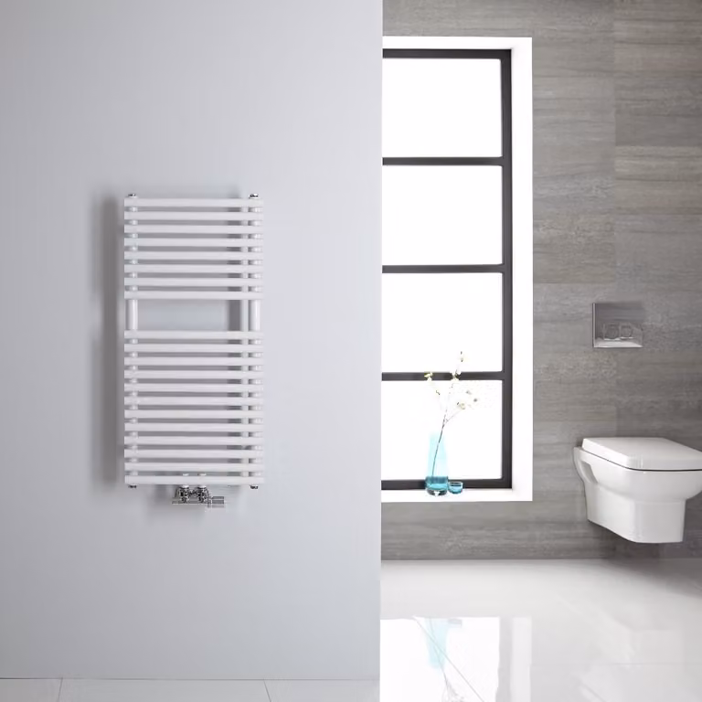 Scaldasalviette Termoarredo Bagno con Attacco Centrale - Design Tubolare Bianco - 835 x 400mm - 233W - Magera