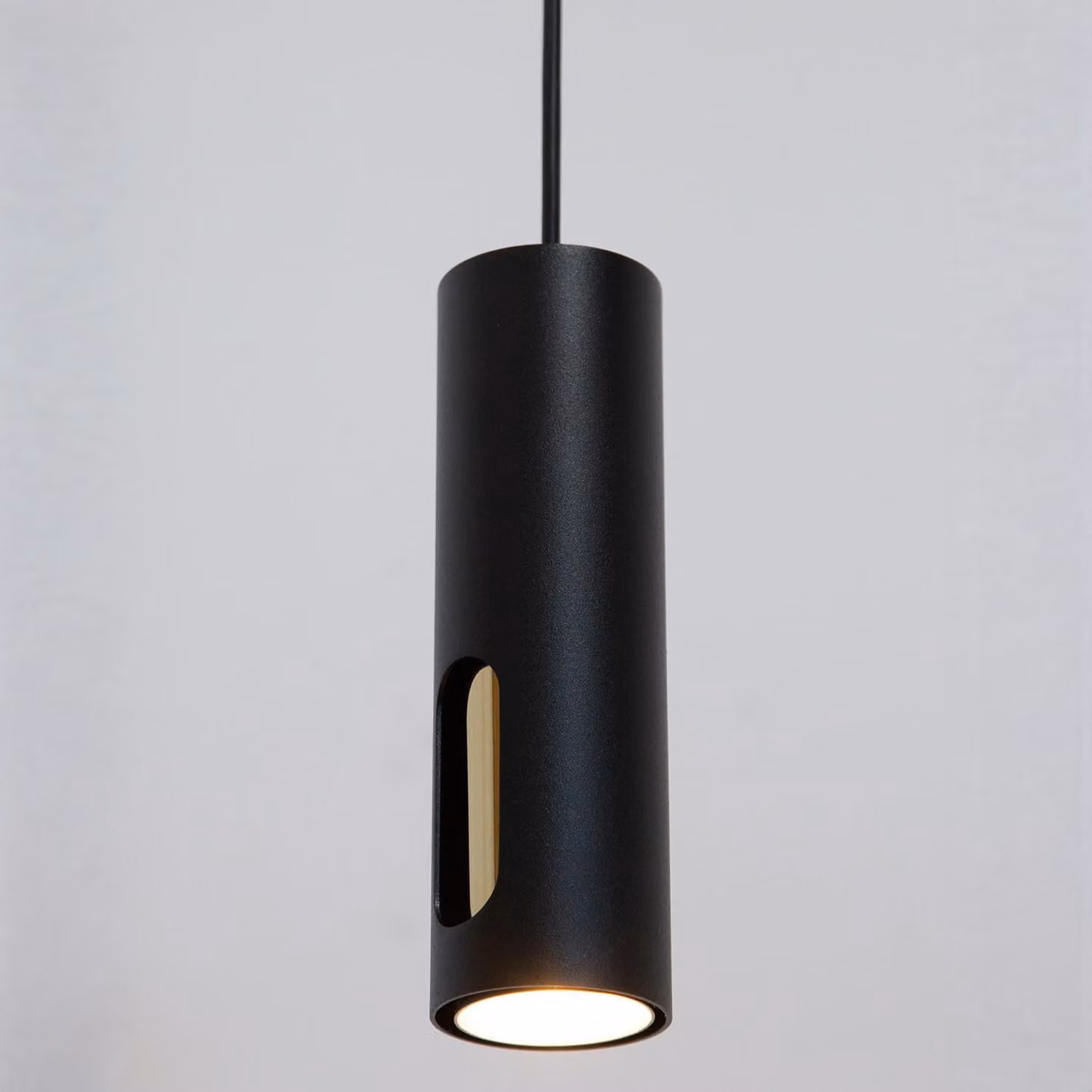 Lampada a sospensione FLOW nero-oro 1xGU10x10W in metallo, dimensioni: 130x6x6 cm, IP20, Sigma Lighting