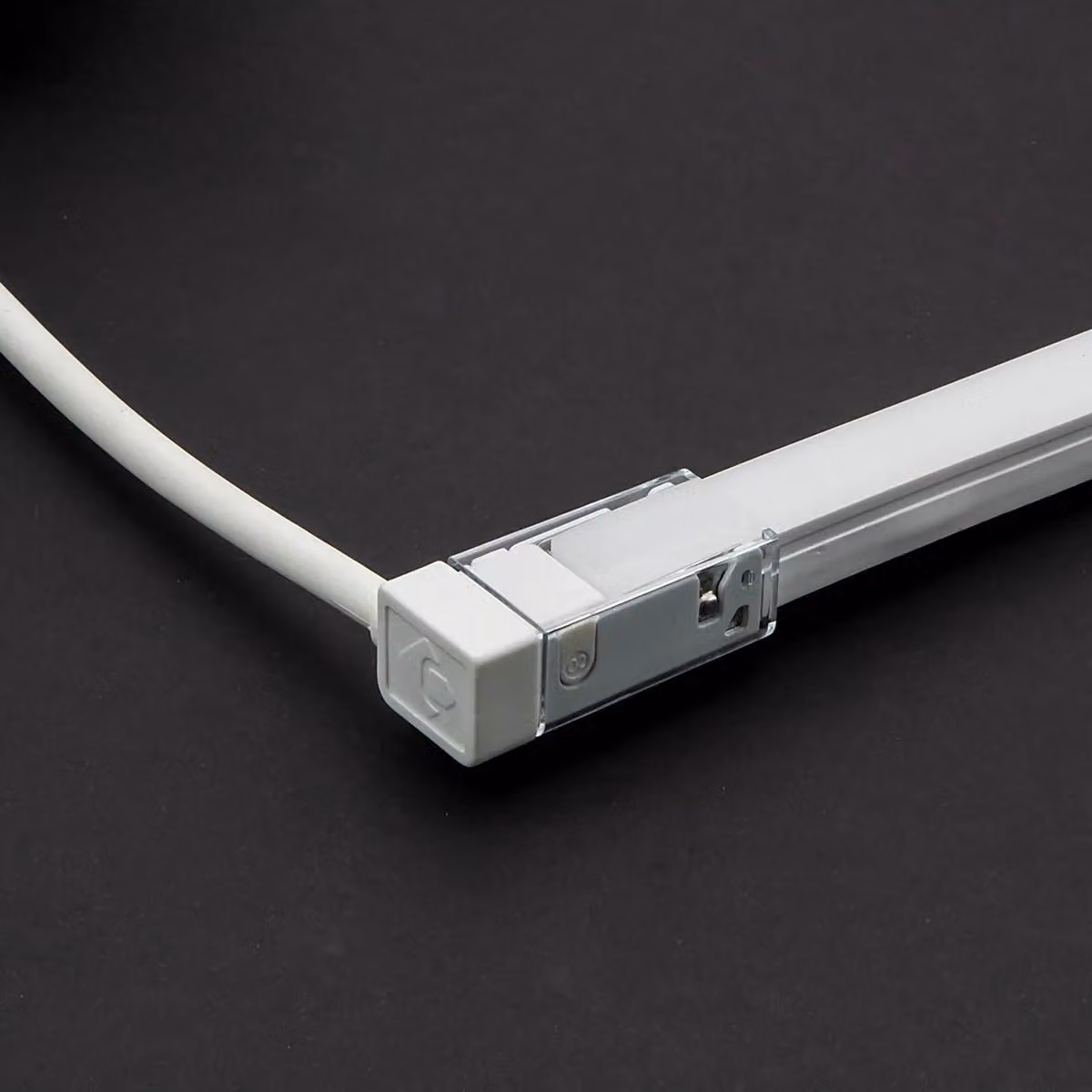 ARELUX XMAGIS 13x12: elemento terminale per alimentazione, da collegare sul lato destro