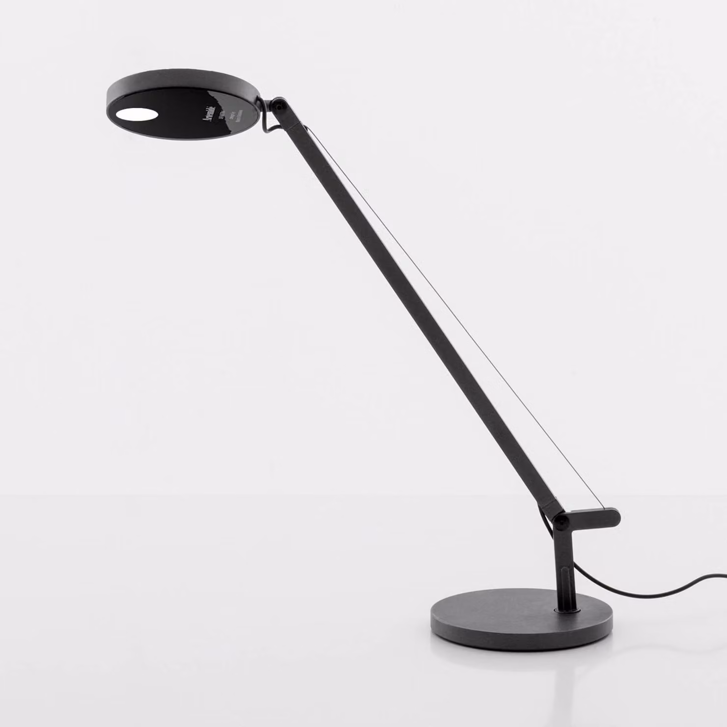 Artemide Lampada da scrivania Demetra Micro, dimmerabile, Nero, Studio / Ufficio, Alluminio, Design, Lampada da tavolo LED