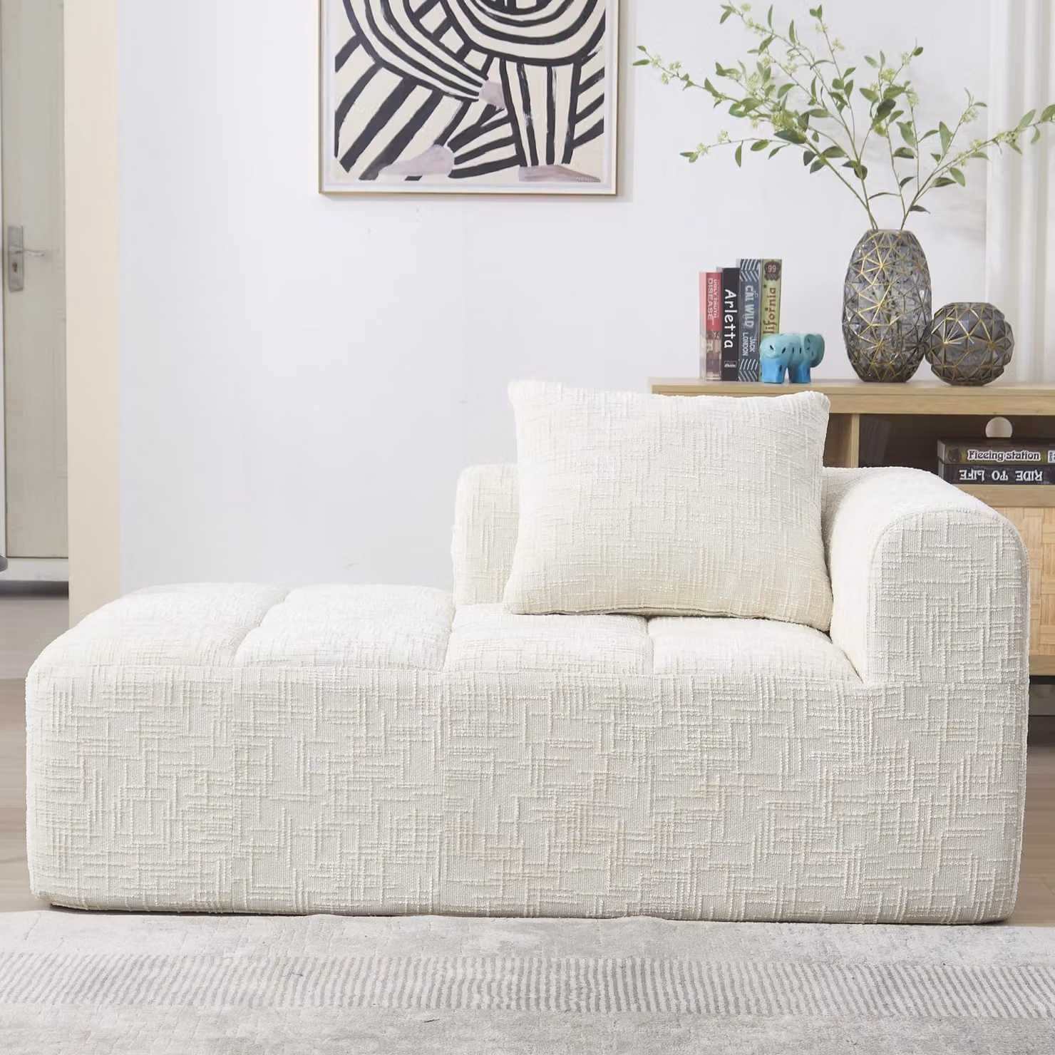 Divano chaise longue comodo, non richiede assemblaggio, divano morbido con cuscini, tasche laterali per telecomando e telefono cellulare, design ordinato ed elegante, color beige