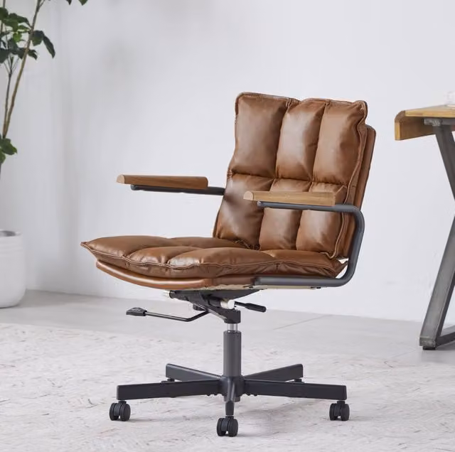 Sedia da ufficio 65x46x72 cm in pelle e metallo marrone, regolabile e girevole –