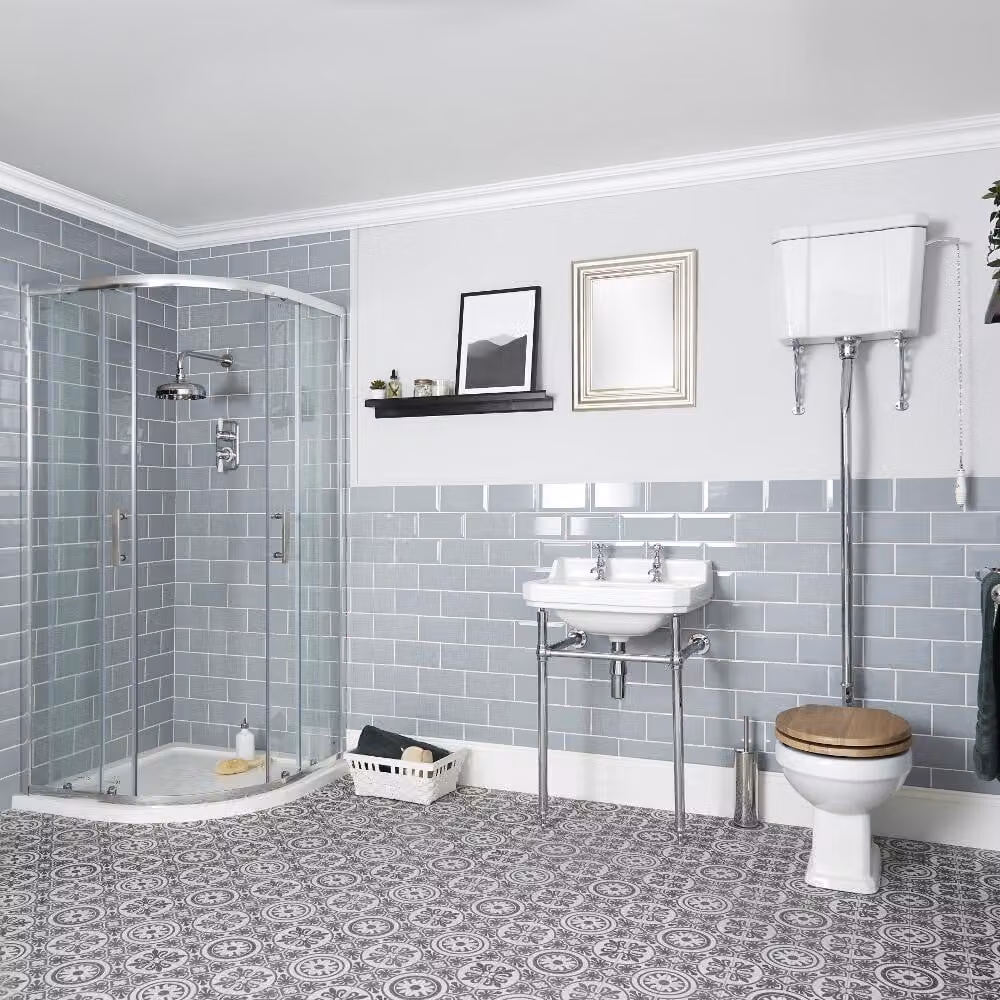 Set Bagno con Box Doccia Angolare, Sanitario con Cassetta Alta e Lavabo con Consolle - Richmond