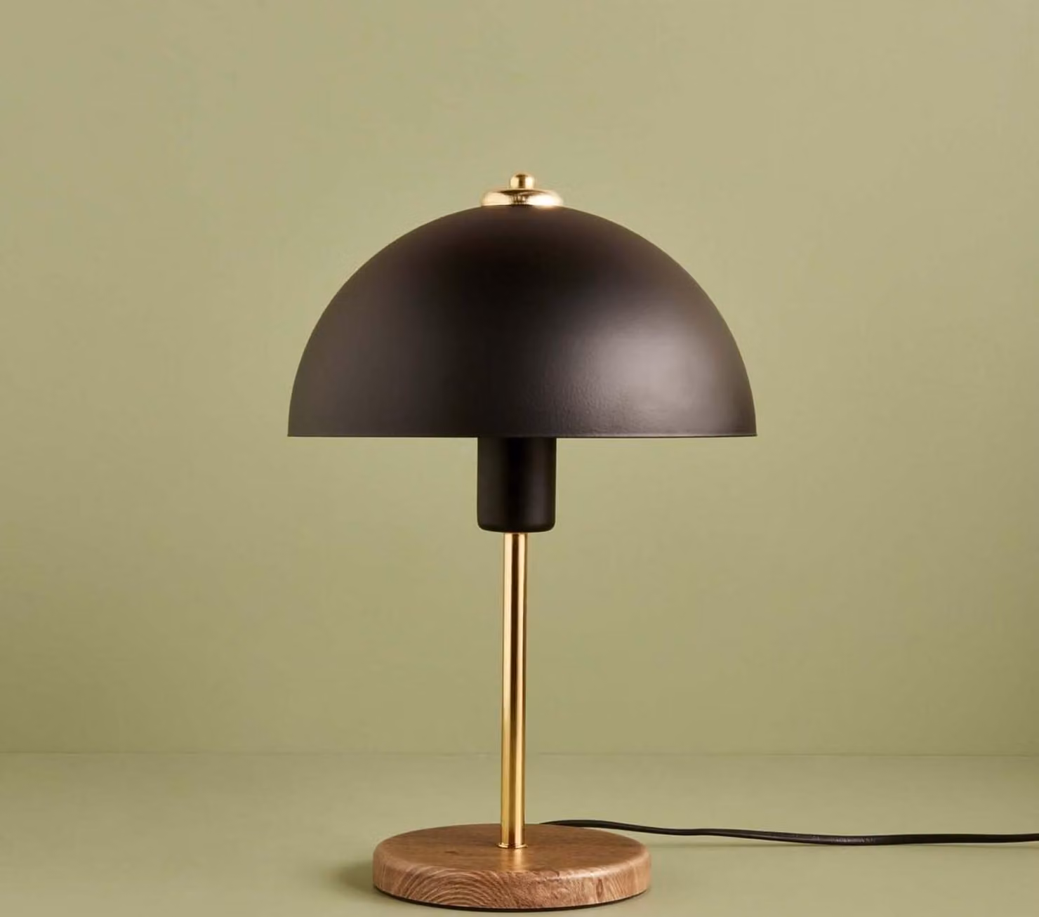 Opviq, lampada da tavolo di alta qualità realizzata al 100% in metallo, base in MDF, altezza 35 cm, diametro del paralume 23 cm, cavo da 150 cm, attacco E27, colore nero e oro, design scandinavo moderno.
