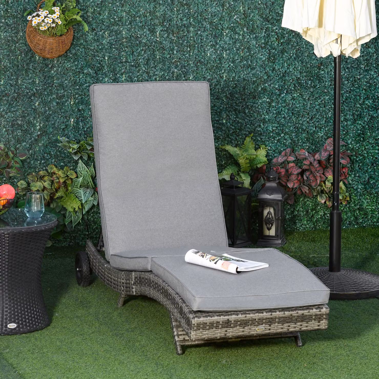 Lettino da giardino Outsunny in polyrattan grigio con schienale regolabile in 5 posizioni, L 207 x P 70 x H 70 cm – 2