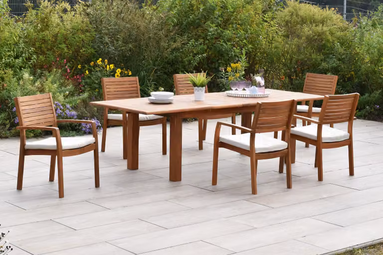 Set di mobili da giardino Merxx Batavia, 13 pezzi, 6 poltrone impilabili con cuscini inclusi, tavolo allungabile doppio 180 (220/260) x 100 cm - Acacia