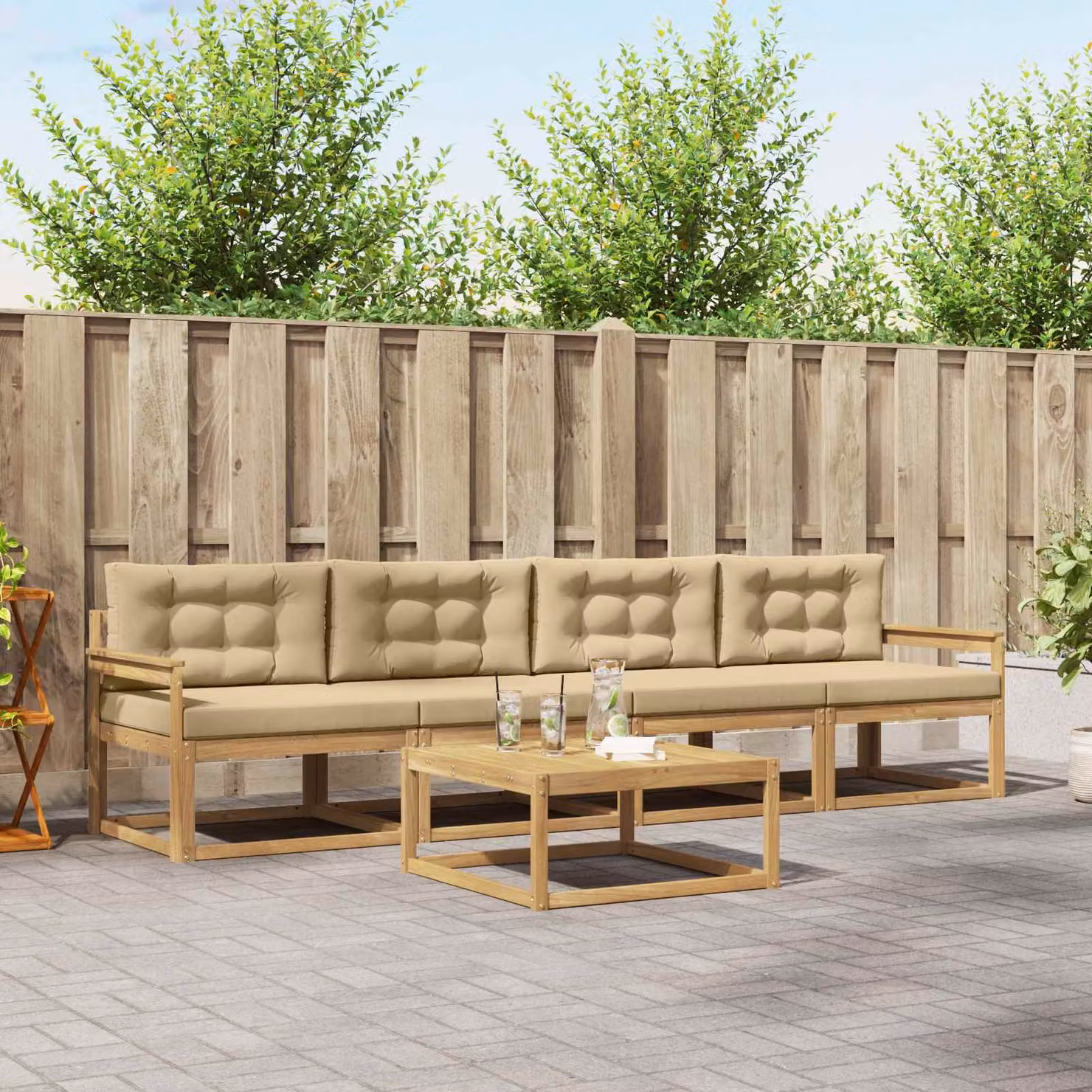 Set di divani da esterno vidaXL 4 pezzi in legno di acacia con cuscini, Bianco e Beige