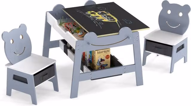 Set scrivania artistica 5-in-1 per bambini con tavolo e 2 sedie, piano reversibile lavagna bianca e gesso, vano portaoggetti e ganci, Grigio e Bianco, L: 50 cm