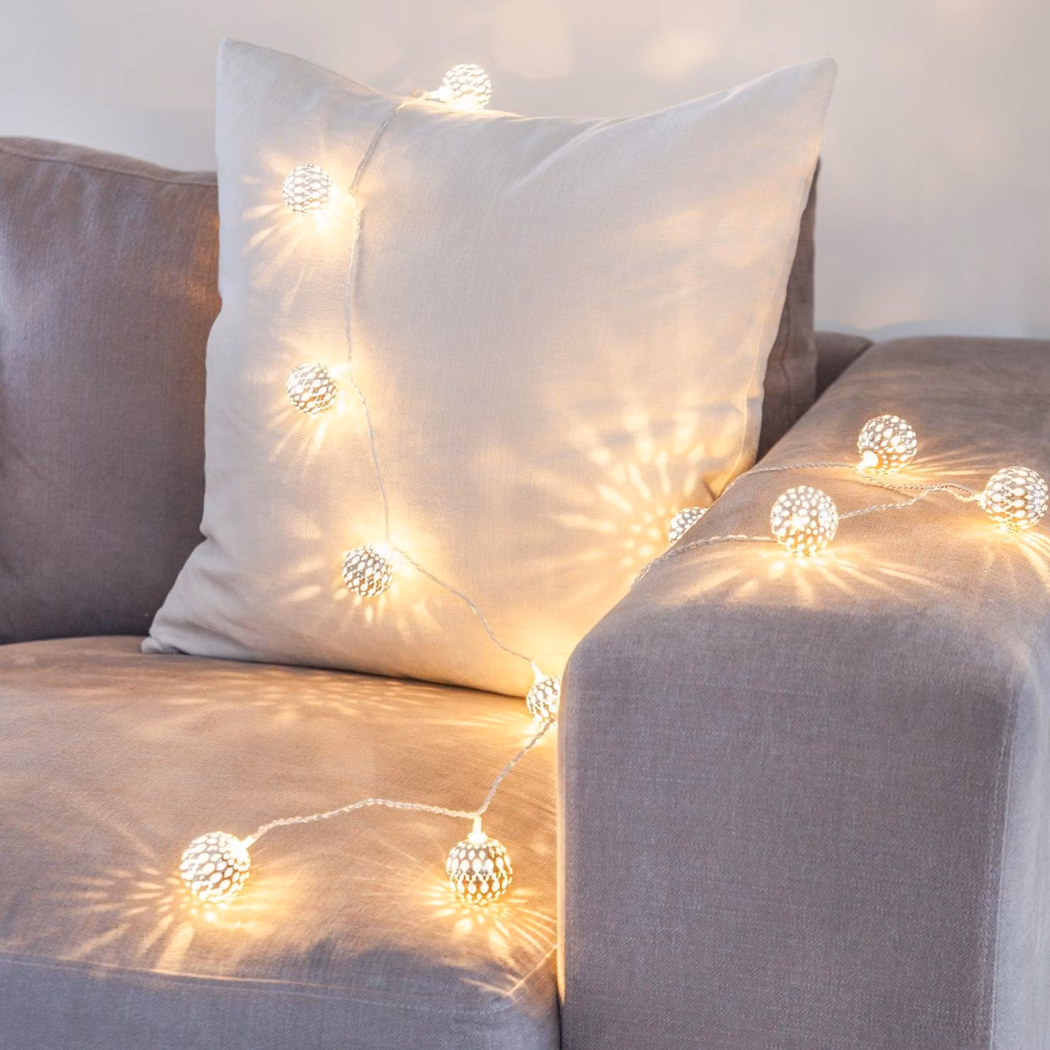 Catena luminosa a LED con 16 sfere argentate in stile marocchino, 24V, colore bianco perla