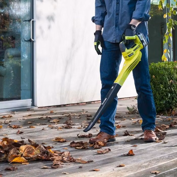 Soffiatore RYOBI 18V ONE+, velocità 245 km/h, portata 2,6 m³/min, senza batteria né caricabatterie, OBL1820S