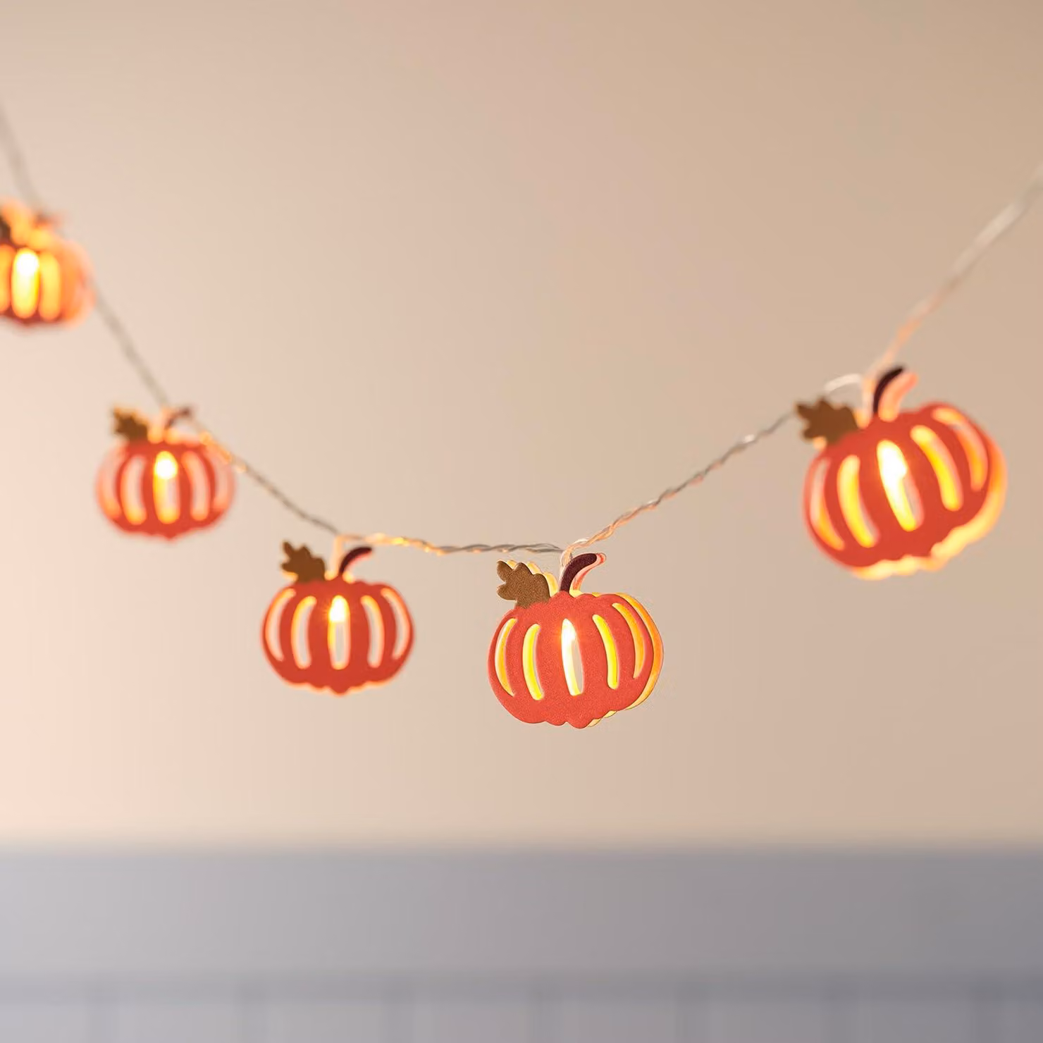 Catena luminosa a forma di zucca con luci a LED, alimentata a batteria, 180 cm