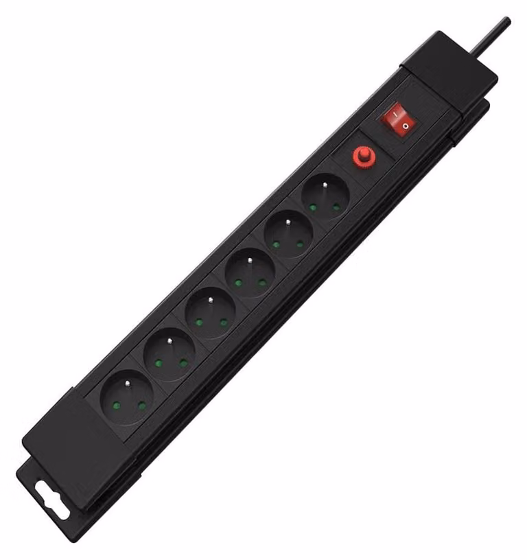 Ciabatta multipresa a 6 prese, tipo E, con interruttore, cavo da 1,5 metri, 3500W, protezione da sovratensione