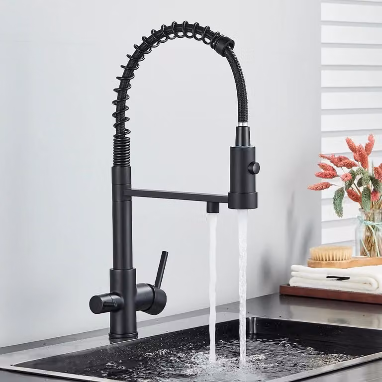 Miscelatore per cucina con filtro dell'acqua - Modello SA803. Miscelatore per lavello con bocca girevole a 360° e estensibile. Due manopole per l'acqua calda e fredda. Installazione su piano con foro singolo. Finitura: nero opaco