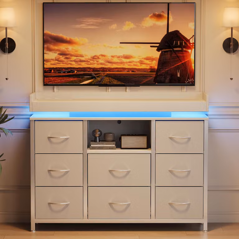 ProximaX Comò bianco con 8 cassetti, stazione di ricarica e illuminazione a LED RGB, cassetti rivestiti in tessuto, sistema antiribaltamento, robusto telaio in acciaio, mobile TV per soggiorno e camera da letto, 108x30x82 cm