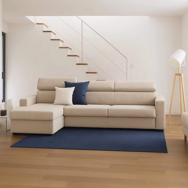 Divano ad angolo Akela TALAMO ITALIA con chaise longue sinistra e contenitore, rivestimento in tessuto beige, L: 280 cm, P: 95 cm, H: 85 cm – 1