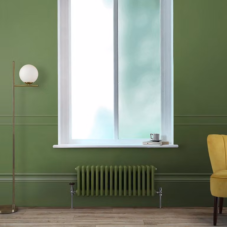 Radiatore Tradizionale a Tripla  Colonna Orizzontale Verde (Fern Green)  - 300mm x 785mm - Regent