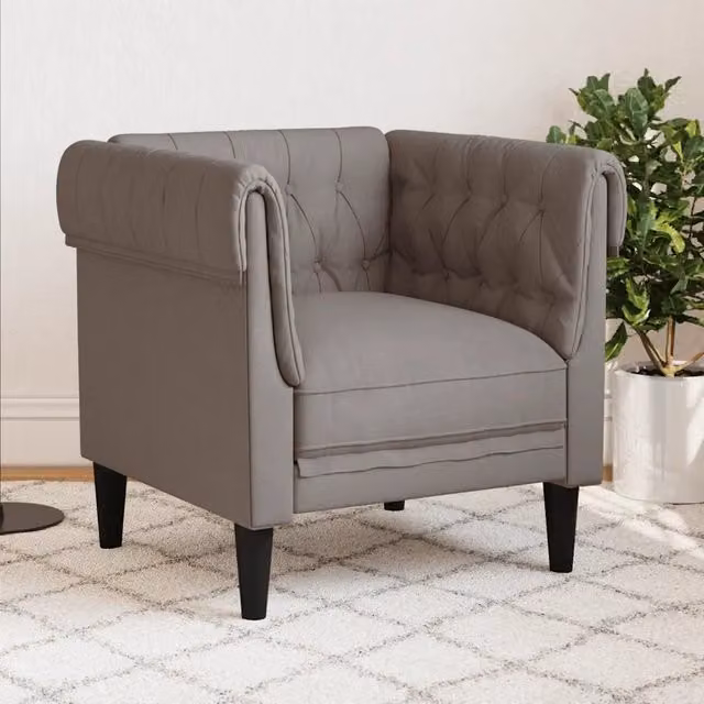 Poltrona Chesterfield in tessuto beige e grigio con braccioli per il tuo soggiorno