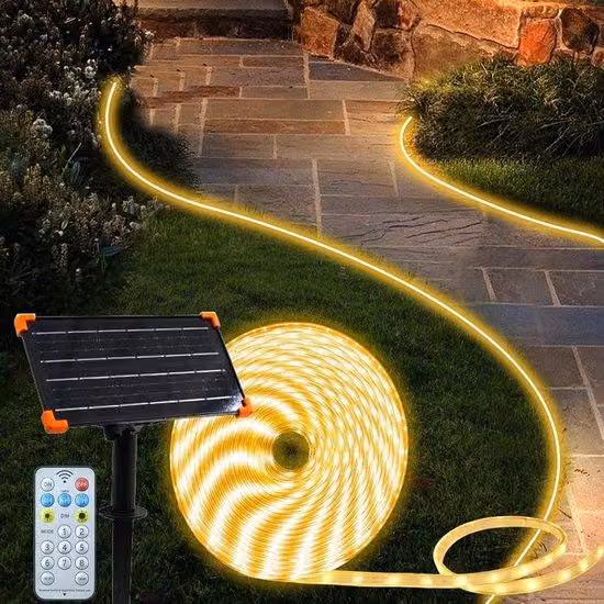 Striscia LED solare da esterno, 22 metri, 1200 LED, grado di protezione IP68 (completamente impermeabile), con nastro in acrilico, luce bianca calda, telecomando, autoadesiva e tagliabile, con accensione e spegnimento automatici. Ideale per terrazze, pisc