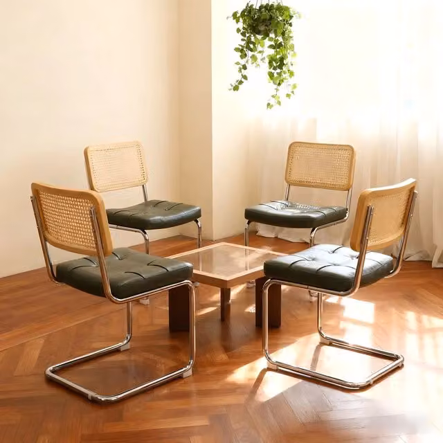 Set 4 Sedie da Pranzo ¨C Minimal ¨C Similpelle Imbottite Gambe Metallo Nero Design Moderno