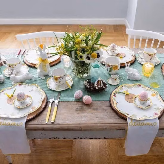 Decorazione di Pasqua a forma di uovo doppio Villeroy & Boch giallo e verde in porcellana con motivo floreale