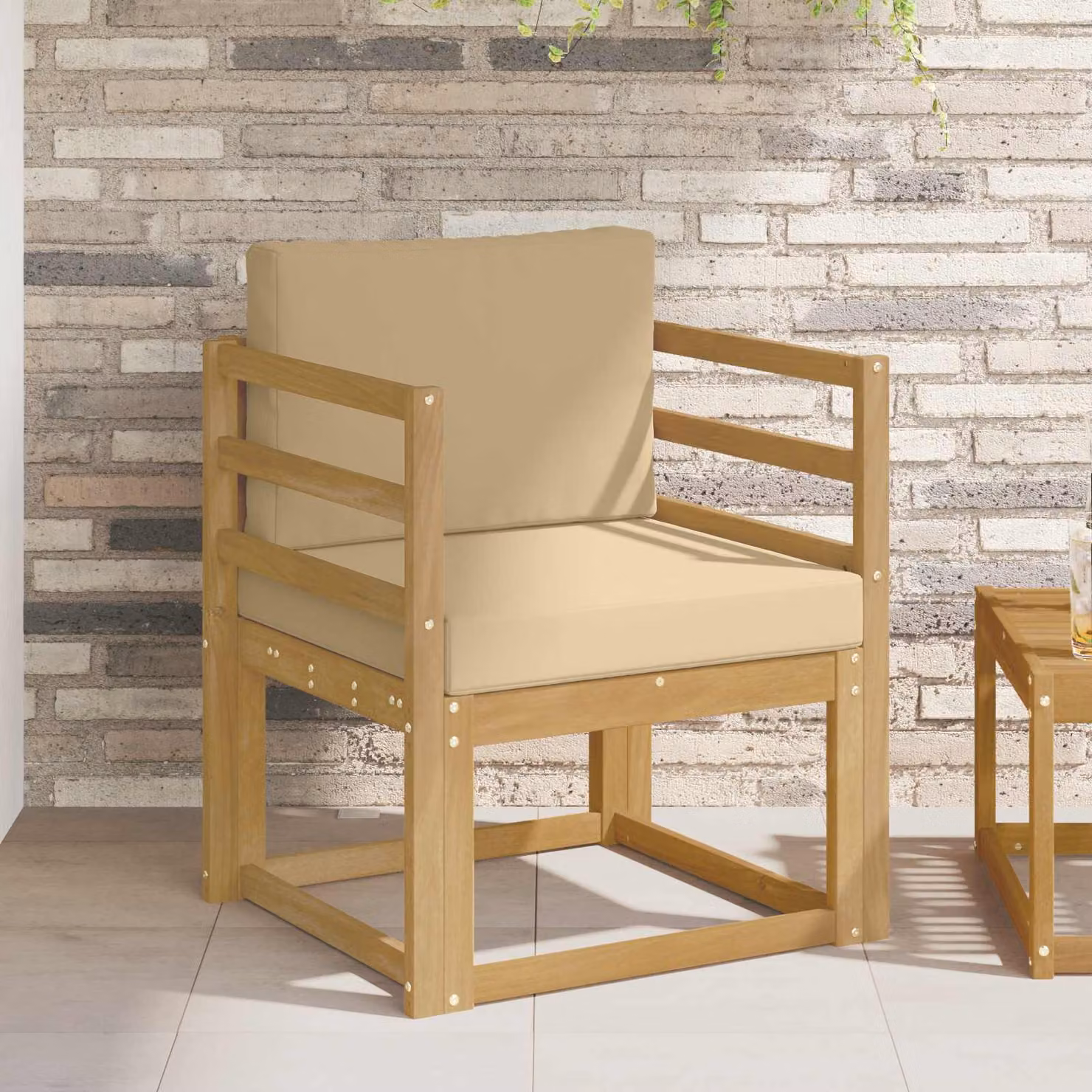 Divano da esterno moderno vidaXL in legno di acacia con cuscini in tessuto bianco e beige