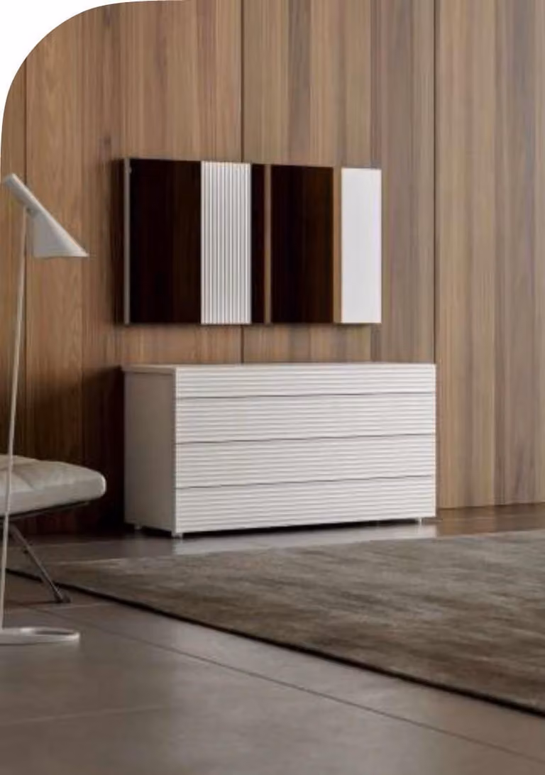Weiße Designer Luxus Kommode mit Spiegel 4 Schubladen Holz Möbel