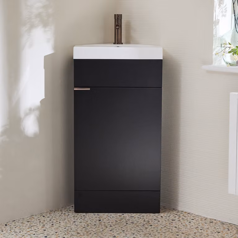 Mobile Bagno a Terra Angolare Grigio Nero da 450mm con Lavabo e Maniglia con Impugnatura a Dito in Bronzo Spazzolato - Cluo